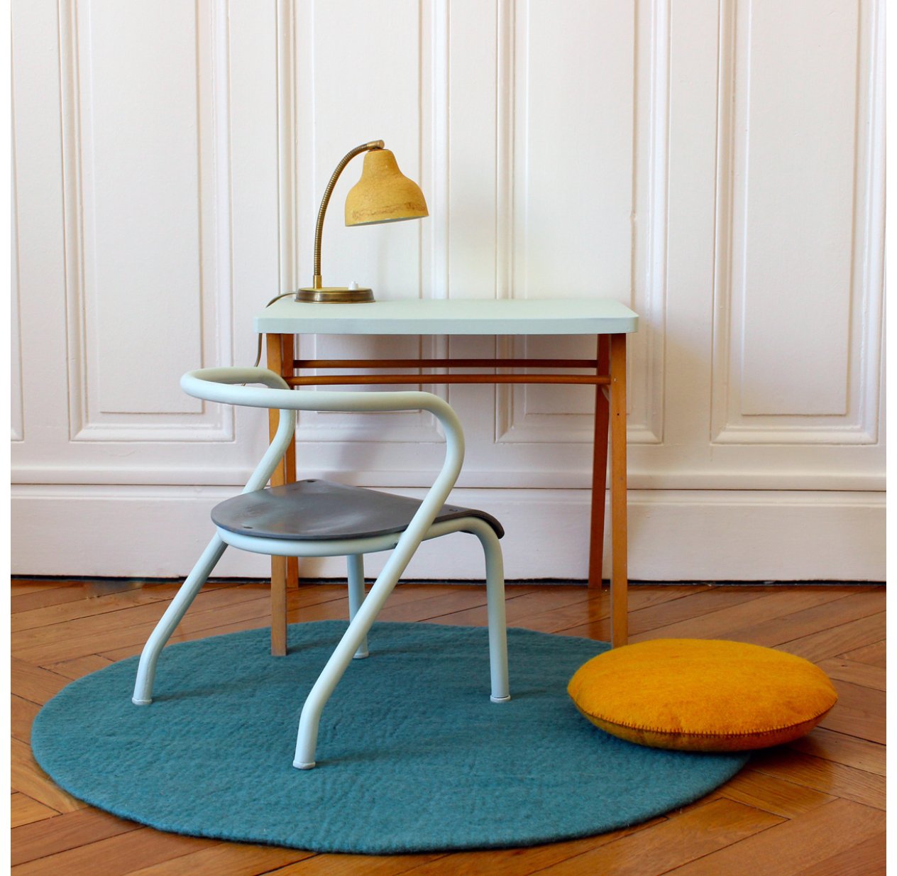 Bureau Baumann et chaise Mullca 300