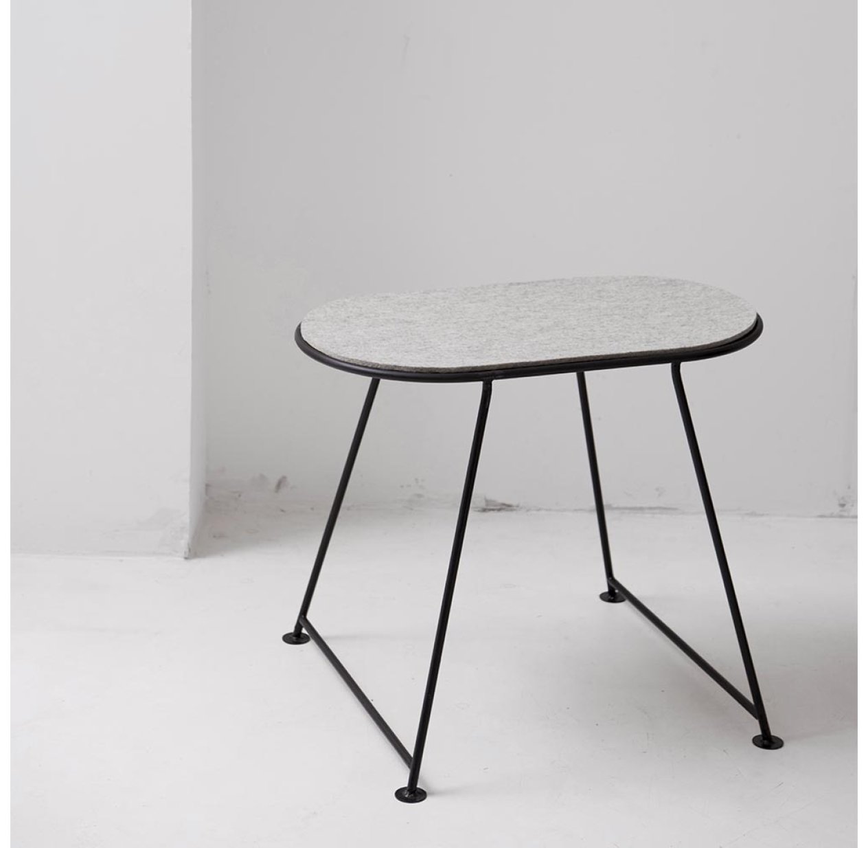 Table Capsule en feutre - Gris clair