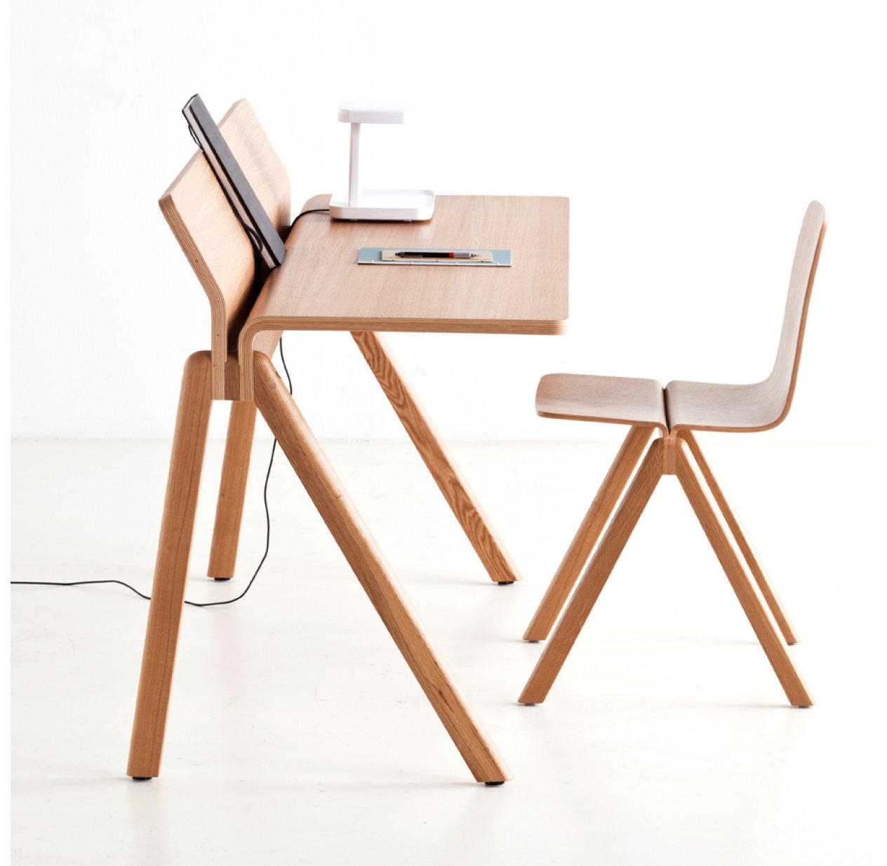 Bureau Copenhague 190 Bouroullec Ch ne Hay pour chambre 