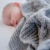 Couverture bébé en tricot - Gris doux
