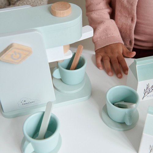 VBACALA Cafetière en Bois pour Enfants avec Son et Boutons,Cuisine en Bois pour Enfants avec Tissu Gâteau et Croissant,Jouets Educatifs Jeux de Rôle Montessori,Jeux de Cuisine,Cadeaux pour Garçons et VBACALA Cafetière en Bois pour Enfants avec Son et Boutons,Cuisine en Bois pour Enfants avec Tissu Gâteau et Croissant,Jouets Educatifs Jeux de Rôle Montessori,Jeux de Cuisine,Cadeaux pour Garçons et