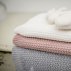 Couverture tricotée bébé - Rose pâle