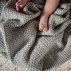 Couverture tricotée bébé - Gris doux