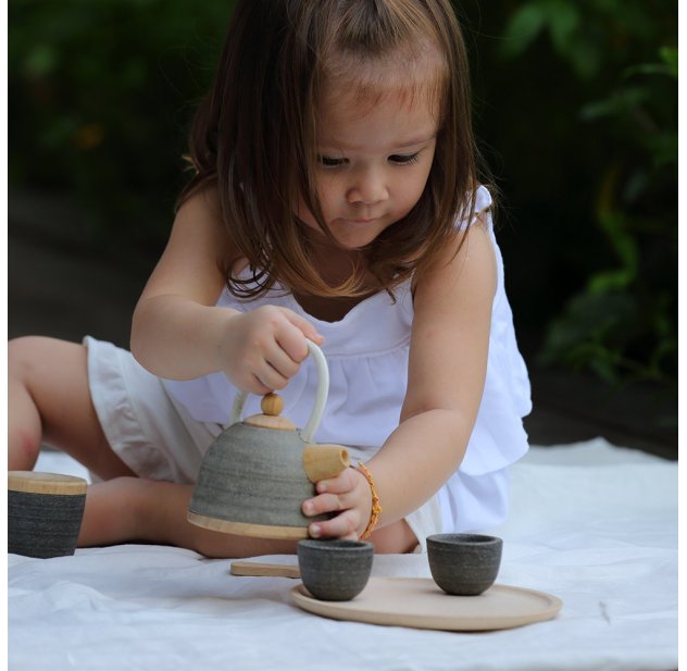 Service à Thé en bois Plan Toys pour chambre enfant - Les Enfants du Design