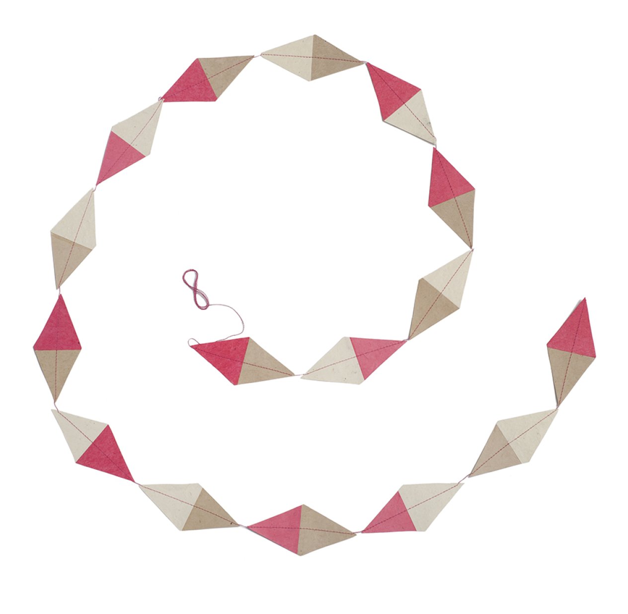 Guirlande kite en papier lokta - Rose/Cumulus/Naturel