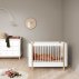 Lit bébé évolutif Mini+ Wood sans kit de conversion - Blanc/Chêne