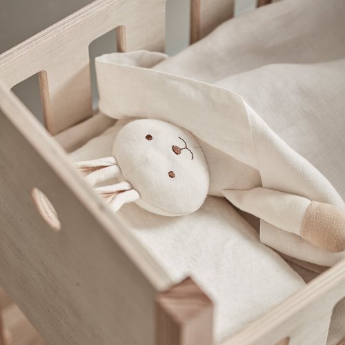 Lit de poupée et sa parure