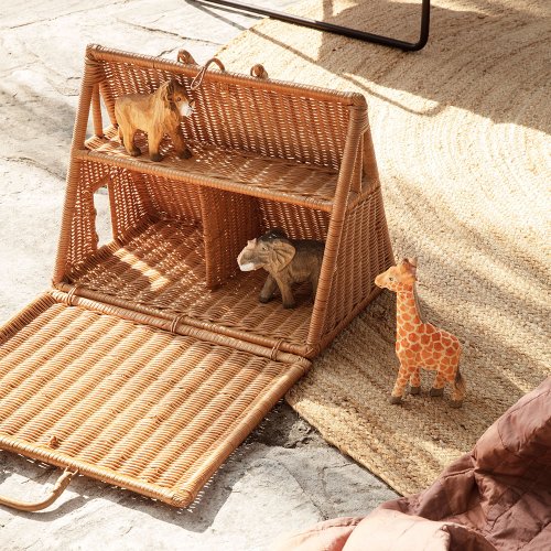 Maison de poupée A-house en rotin