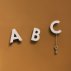 Patères murales Alphabet ABC - Naturel