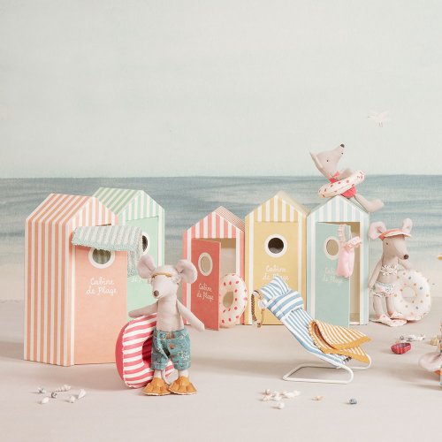 Souris Grand Frère dans sa Cabine de Plage