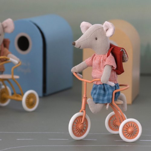 Souris Cycliste Grande Soeur et son cartable - Rouge